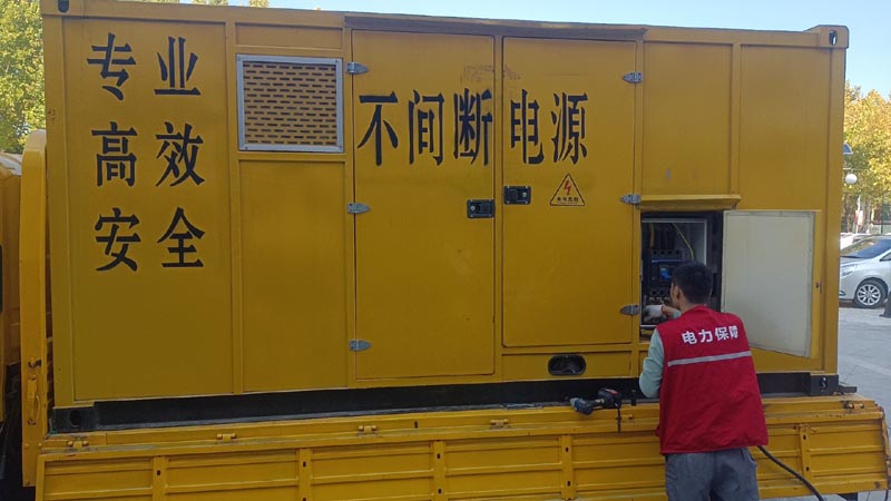 攀枝花柴油发电机组和UPS电源配合使用时，如何避免切换过程中的电力中断？